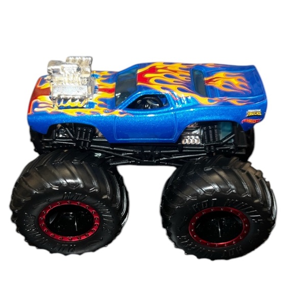 Hot Wheels Rodger Dodger Blue Monster Jam Truck - Picture 1 of 4